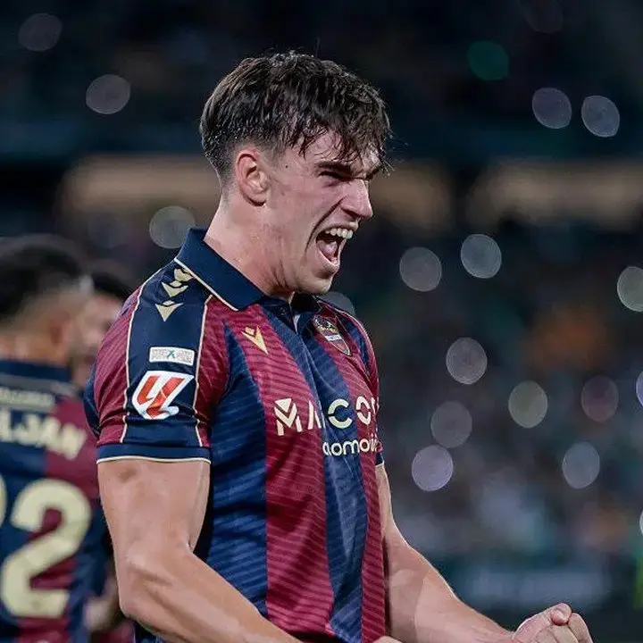 Real Madrid Rekrut Striker Muda Carlos Espi dari Levante