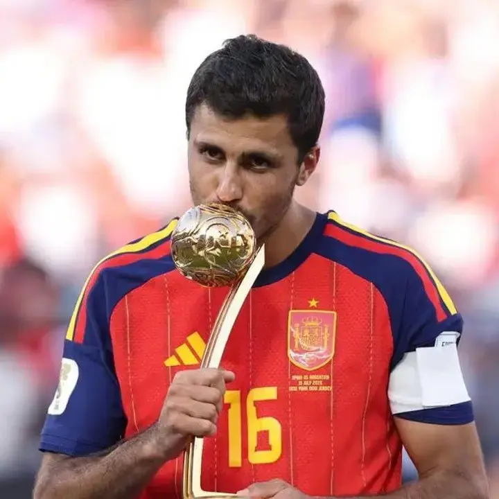 Real Madrid Siapkan Tawaran Resmi untuk Rodri dari Manchester City
