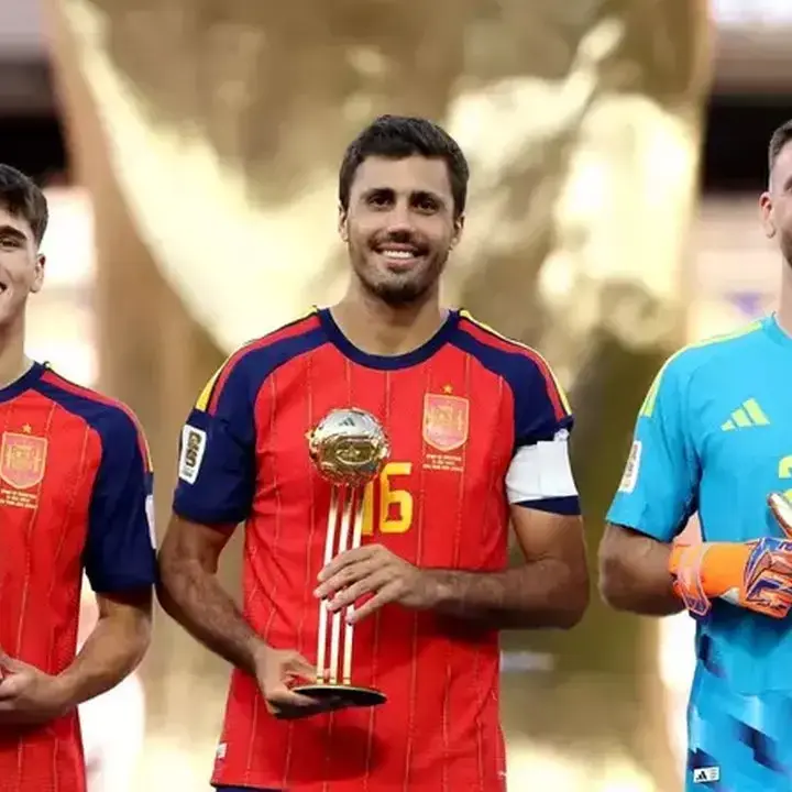 Rodri Sabet Bola Emas, Messi dan Mbappe Borong Penghargaan Individu Piala Dunia 2026