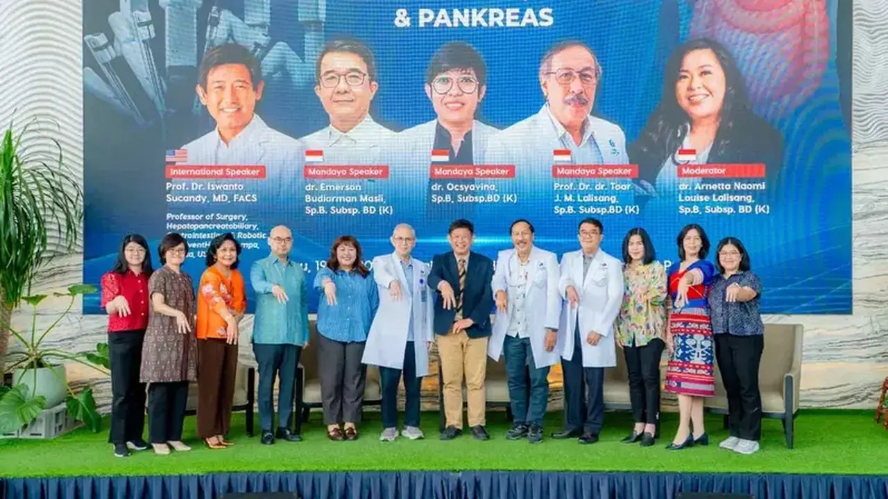 RS Mandaya Royal Puri Hadirkan Robot Bedah Tercanggih Da Vinci Xi