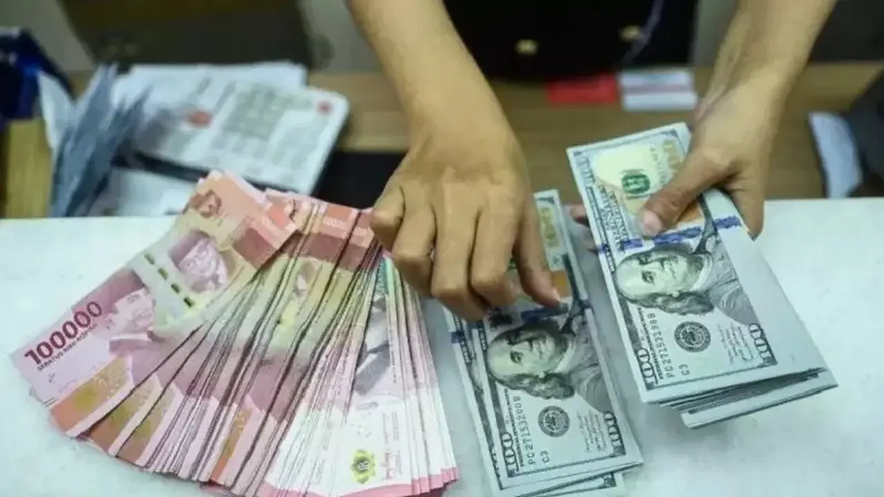 Rupiah Diprediksi Melemah di Akhir Juli 2026, Ini Pemicunya