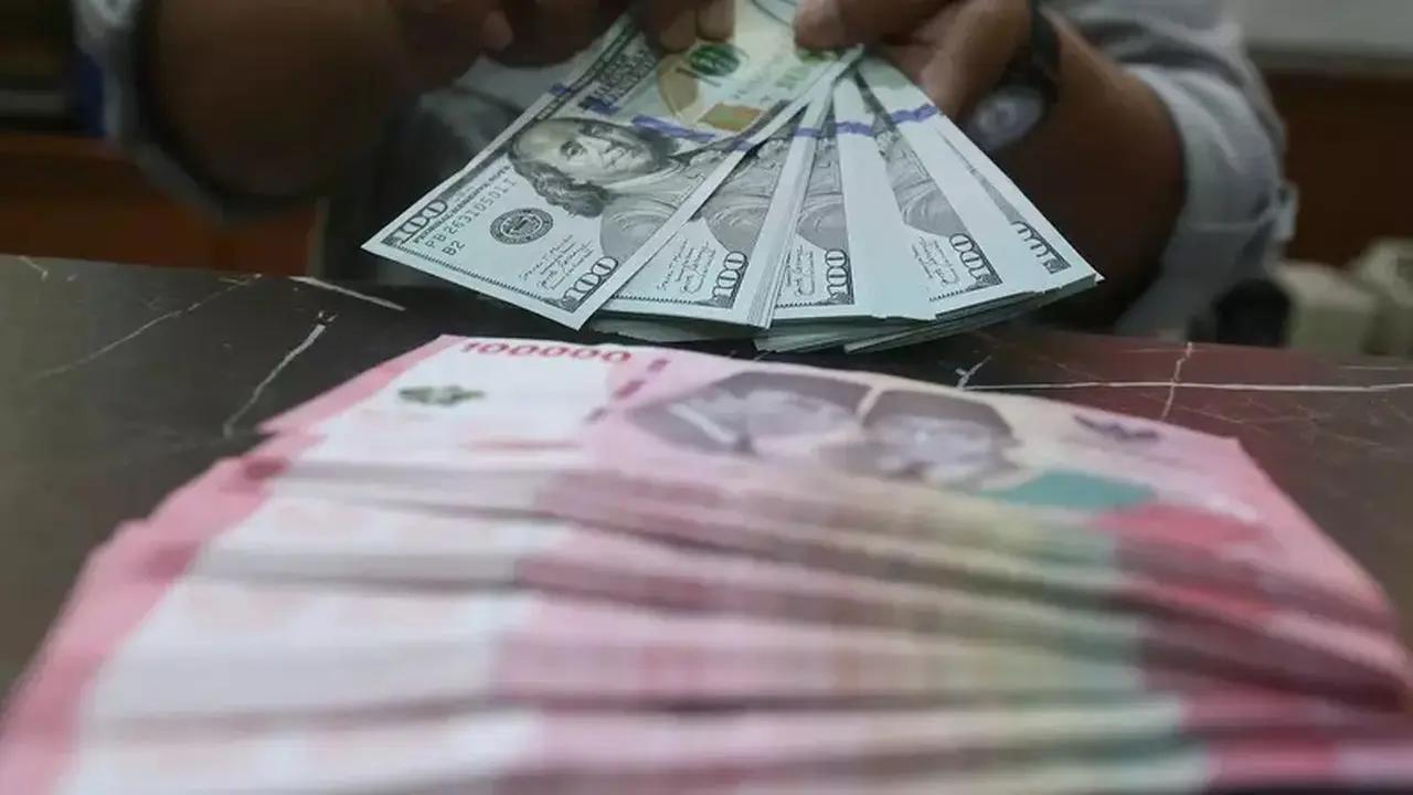 Rupiah Tertekan Dolar AS di Awal Perdagangan Selasa