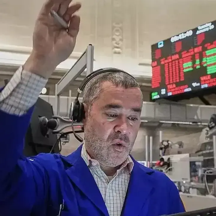Saham Wall Street Merosot Akibat Lonjakan Harga Minyak dan Ketegangan AS-Iran