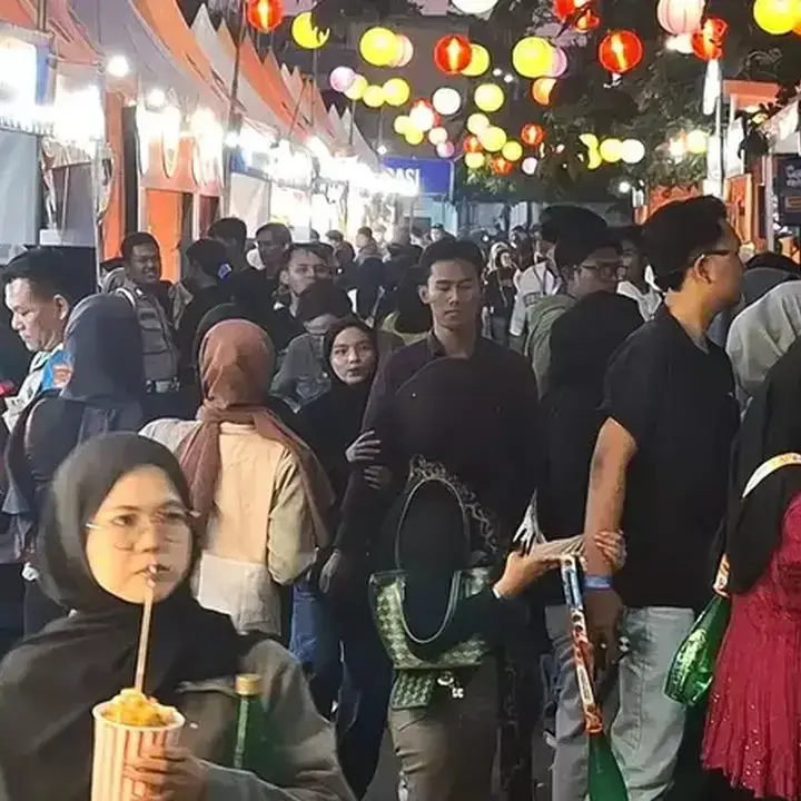 The Changcuters Puncaki Pesta Bekasi, Ribuan Penggemar Memadati Plaza Patriot