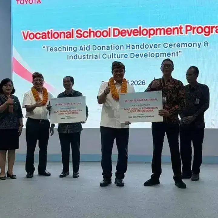 Toyota Perluas Program Vokasi ke Bali, Serahkan Teknologi Mesin Terbaru ke SMK