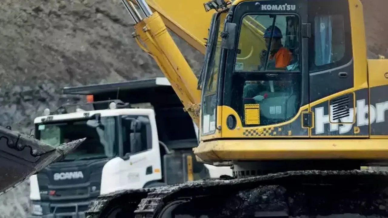 United Tractors Catat Laba Bersih Turun 48% di Semester I-2026