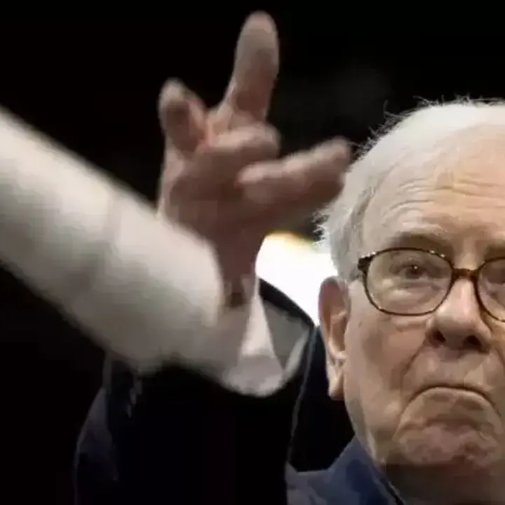 Warren Buffett Ungkap Rahasia Cuan Lewat Kebiasaan Membaca