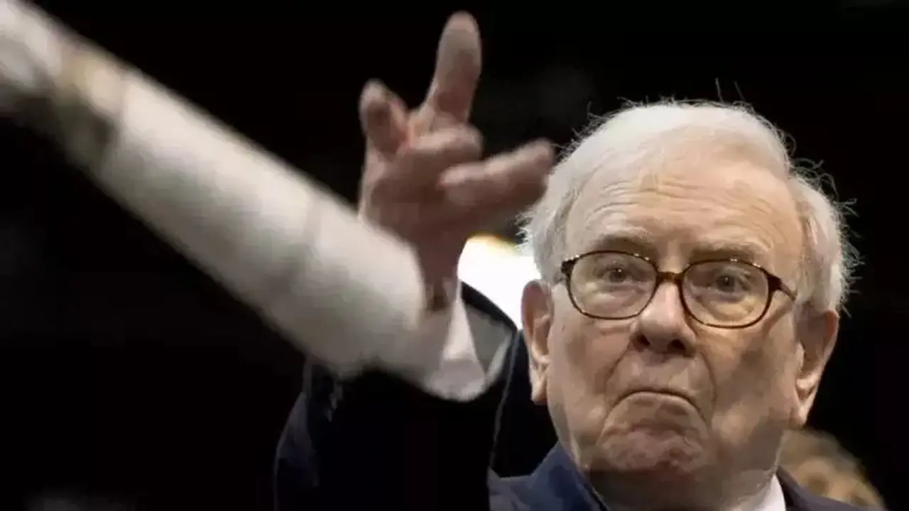 Warren Buffett Ungkap Rahasia Cuan Lewat Kebiasaan Membaca