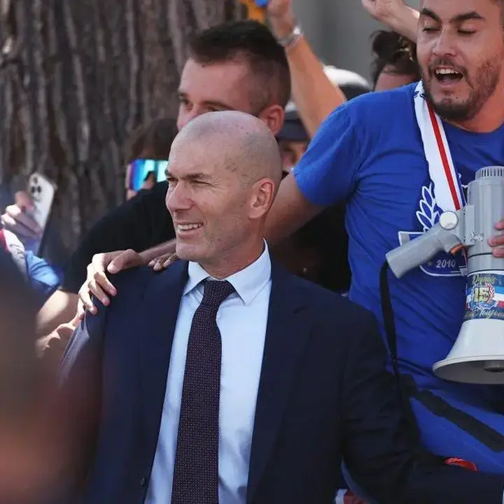 Zinedine Zidane Resmi Jadi Pelatih Timnas Prancis, Gantikan Didier Deschamps