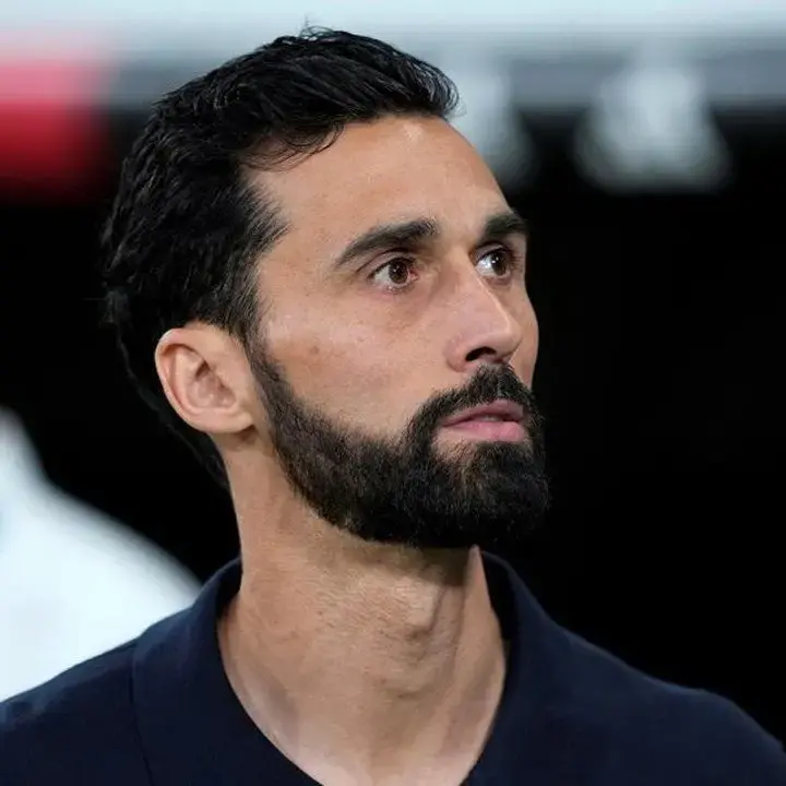 Alvaro Arbeloa Siap Hadapi Xabi Alonso di Laga Debut Fulham vs Chelsea