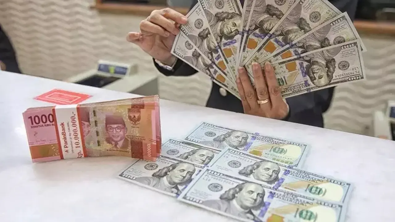 Ancaman Pelemahan Rupiah: Gejolak Global dan Data Ekonomi Jadi Sorotan