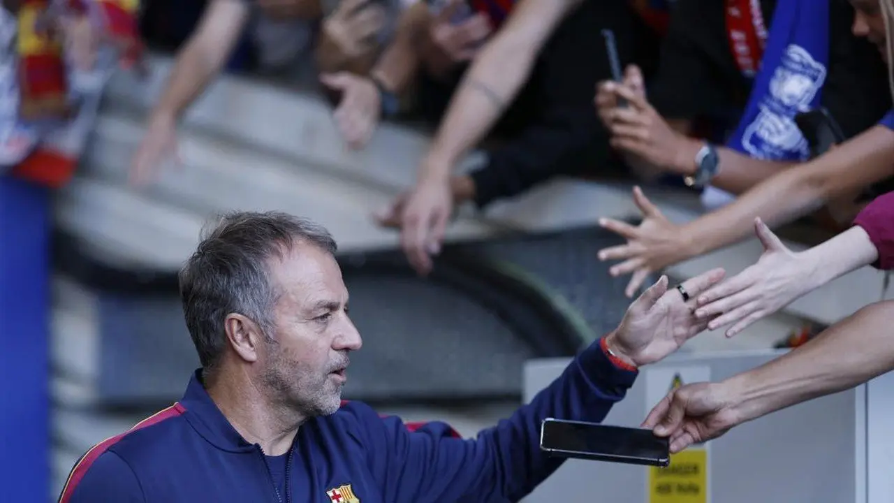 Barcelona Krisis Striker: Hansi Flick Akui Manajemen Harus Bertindak
