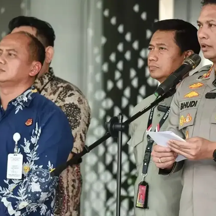 Febrie Adriansyah Diberhentikan Sementara, Hak Gaji 50% Tetap Diterima