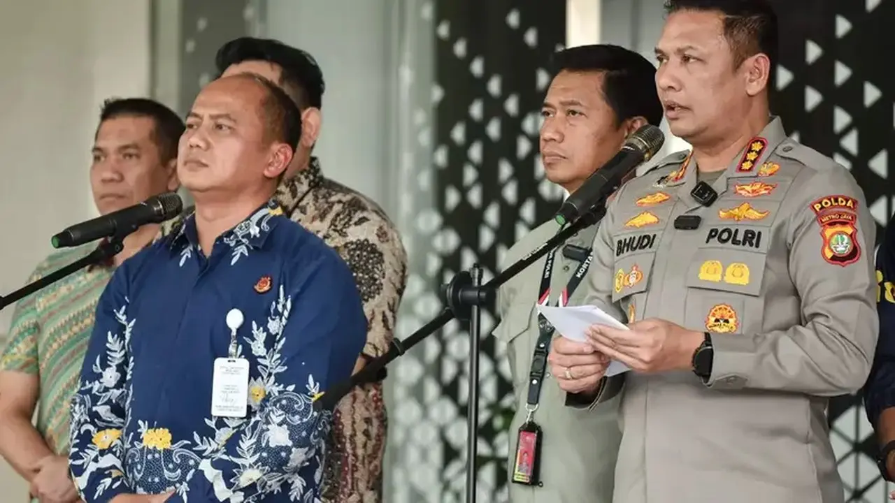 Febrie Adriansyah Diberhentikan Sementara, Hak Gaji 50% Tetap Diterima