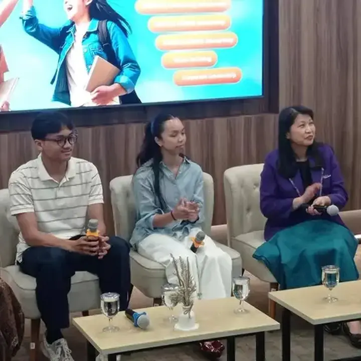 Gen Z Raih Beasiswa Kuliah Lewat Konten Kreatif dan Prestasi Atletik