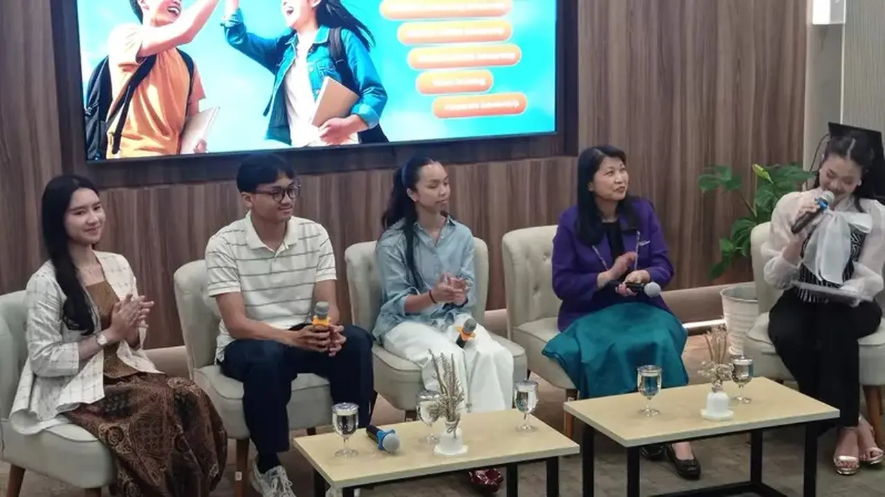 Gen Z Raih Beasiswa Kuliah Lewat Konten Kreatif dan Prestasi Atletik