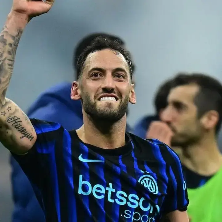 Hakan Calhanoglu Tegaskan Kebahagiaannya di Inter Milan, Kontrak hingga 2027