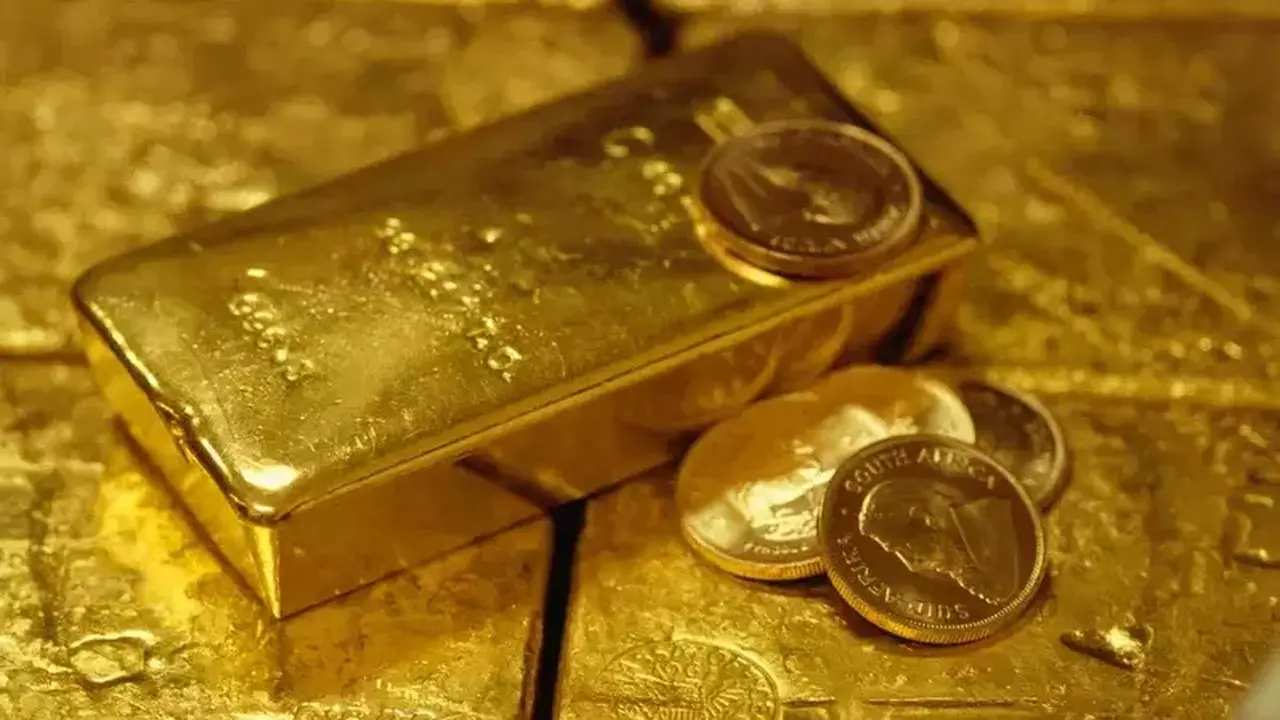 Harga Emas Turun, Ini Tiga Faktor Utama Penyebabnya
