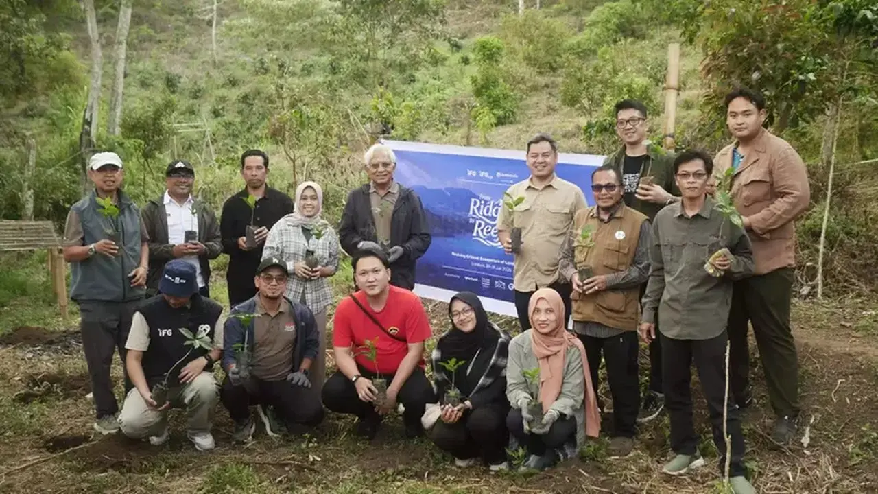 IFG Life Bersinergi Jaga Ekosistem Lombok dari Gunung ke Laut