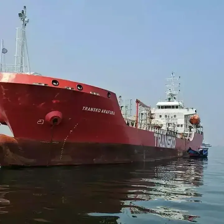 Kapal MT Transko Arafura Selamatkan 17 Korban Kebakaran KMP Mutiara Sentosa 2