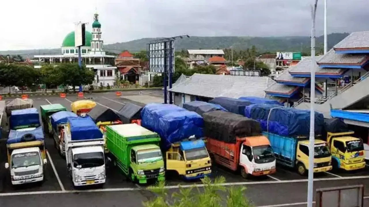 Kapal Ro-Ro Disebut Solusi Efektif Atasi Kendaraan ODOL di Jalan
