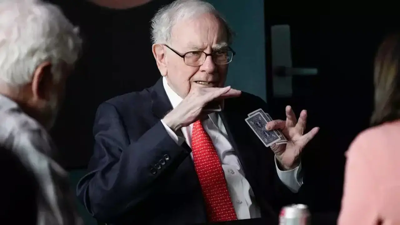 Lima Jurus Warren Buffett Bangun Kekayaan dari Gaji Pas-pasan