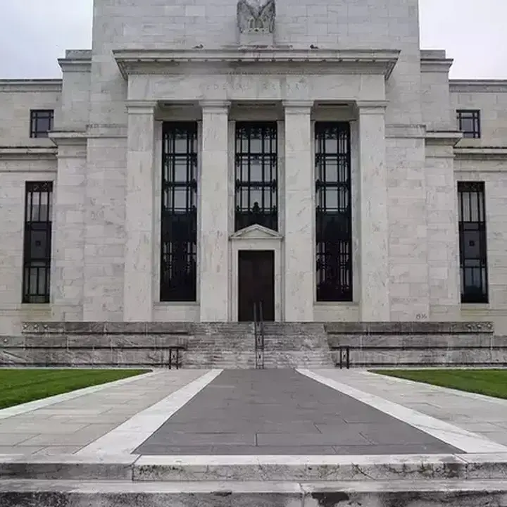 Pejabat The Fed Sebut Pentingnya Data Sebelum Putuskan Suku Bunga