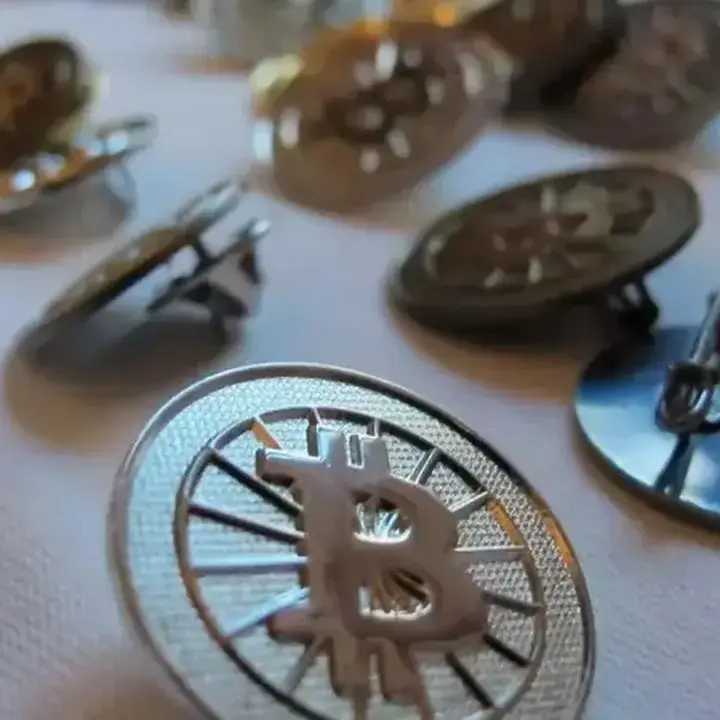 Peter Schiff Sebut Akhir Pesta Bitcoin, Prediksi Selloff Besar