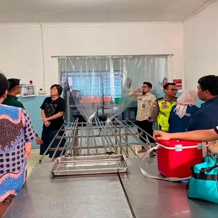 Ratusan Siswa dan Guru di Semarang Diduga Keracunan Makanan, Dapur Sekolah Dibekukan
