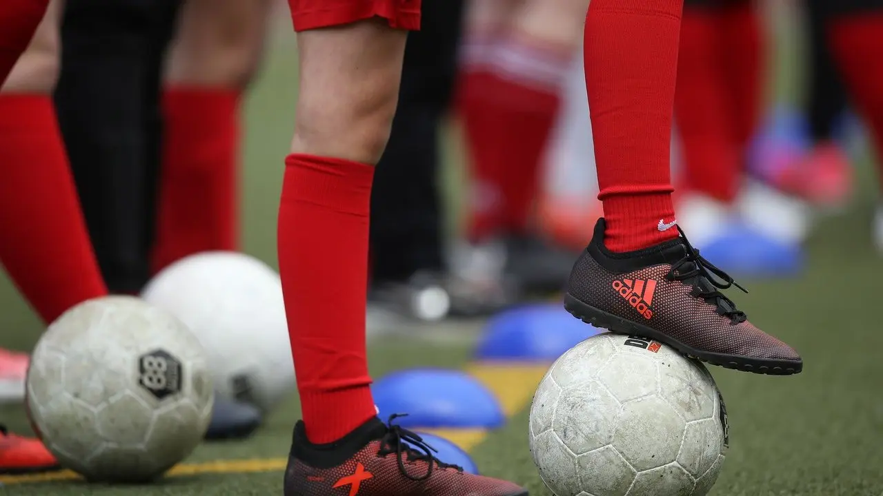 Rekor Unik Pesepakbola: 39 Klub dalam 18 Tahun, Ini Alasannya