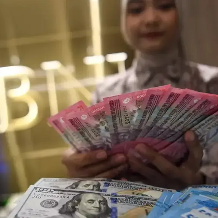 Rupiah Melemah di Awal Perdagangan Jumat, Dolar AS Menguat