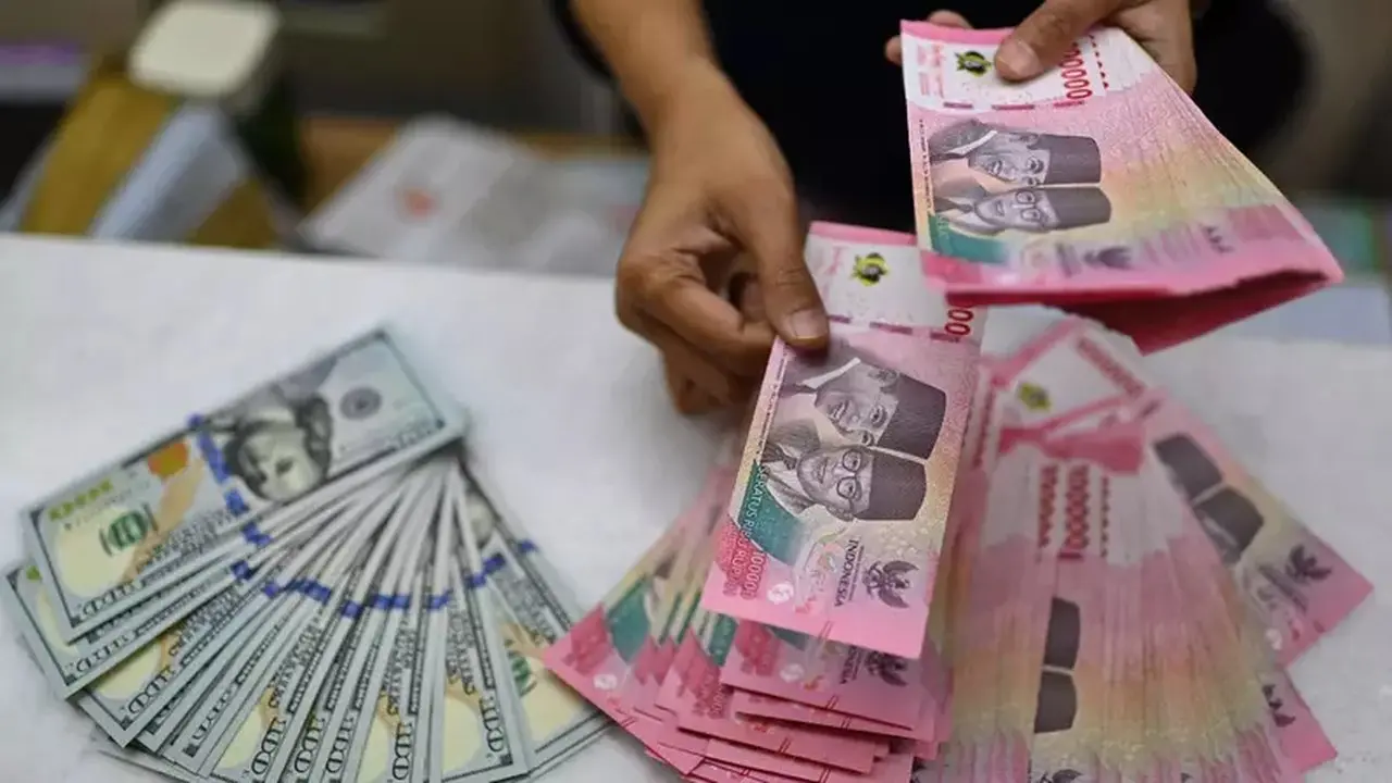 Rupiah Menguat ke Rp 17.923 per Dolar AS Didorong Sentimen Pasar