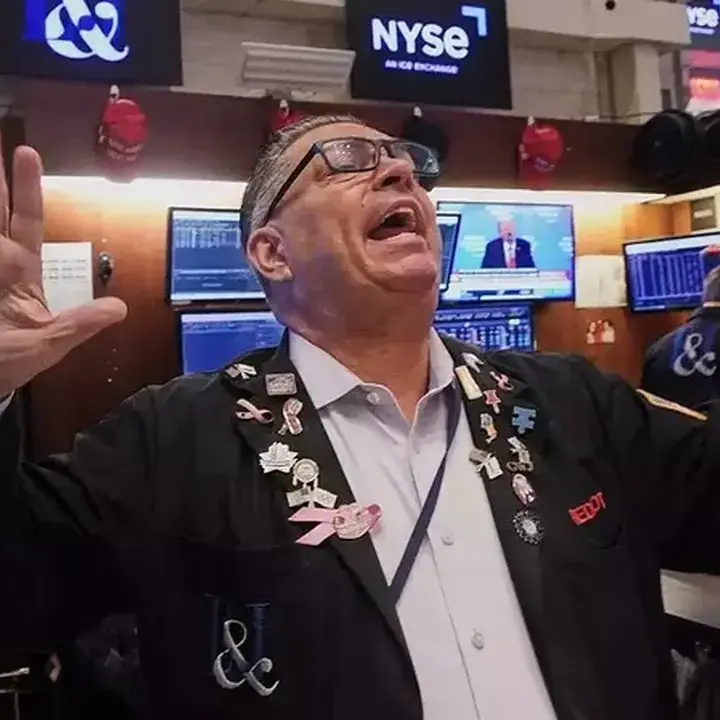 Wall Street Menguat Didorong Big Tech, Harga Minyak Anjlok